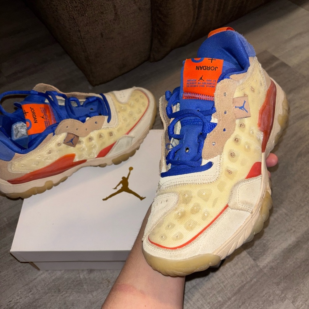 RARE Jordan woman Sneakers - Blue and Cream